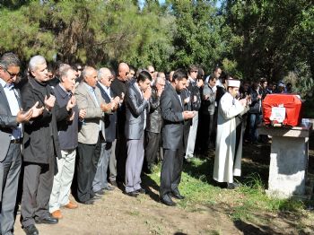 Düşen Uçakta Ölen Pilot Necmi Mızrak Toprağa Verildi