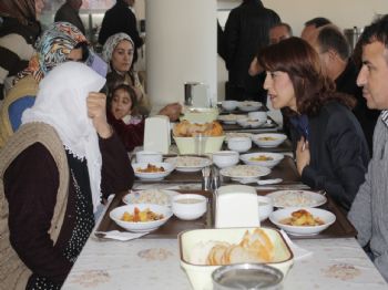 NESRİN ULEMA - İzmir’e Gelen Vanlılara Ziyaret