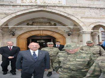 VEYSEL ÇIFTÇI - Jandarma Genel Komutanı Bekir Kalyoncu Sivas`ta
