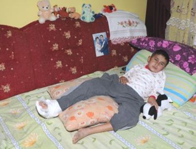 Kazada ailesini kaybeden Kadir, iyileşip taburcu oldu