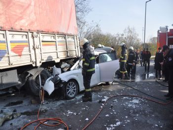 ACıSU - Kocaeli Tem`de kaza: 2 ölü, 2 yaralı