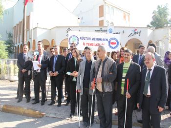 ABDÜLMECIT - Kurum Çalışanlarından `üst Geçit` Eylemi