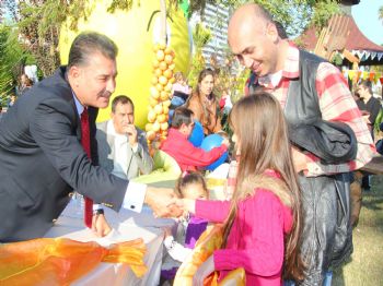 HAMIT TUNA - Mersinlilerin Festivale İlgisi Tuna’yı Mutlu Etti