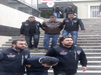 Özbekler Tekkesini Soyanlar Yakalandı