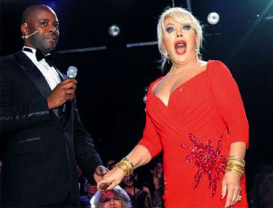 PASCAL NOUMA - Pascal'dan Emel Sayın'a evlenme teklifi!