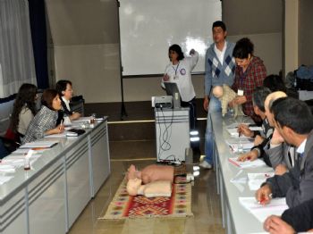 FATIH ÇOBANOĞLU - Salihli Belediyesi Personeline İlk Yardım Semineri