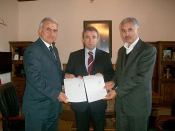 MEHMET ÜNLÜ - Turhal Şeker Fabrikası`ndan Depremzedelere 9 Bin 372 Liralık Yardım