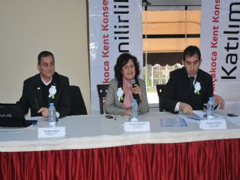 YAŞAR YAKıŞ - Akçakoca Kent Konseyi Panel Düzenledi