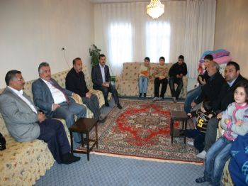 SELIM SADAK - Başkan Sadak Depremzeleri Ziyaret Etti