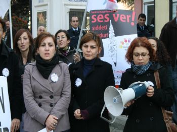 Boşandığı Kocasının Tornavidalı Saldırısına Uğrayan Genç Kadın: ``ölmek İstemiyorum``