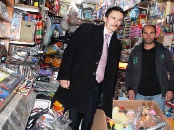 RAMBO - İdil Esnafı Depremzedelerin Çocuklarına Oyuncak Hediye Etti