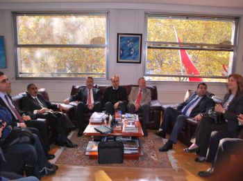 İLKNUR DENİZLİ - İzmir Heyeti Paris`te Expo Ofisini Ziyaret Etti