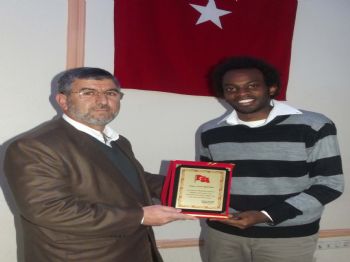 ÜNAL KARAGÖZ - Kurban Gönüllülerinin Ödülleri Afrikalı Öğrencilerden