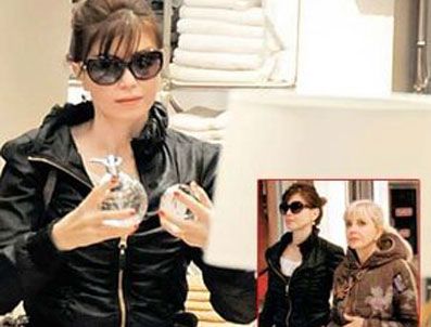 AKMERKEZ - Gonca Yıldırım alışverişte