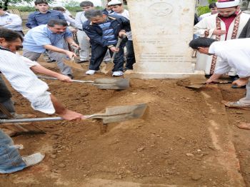 Osmanlı’nın Güney Afrika’da Ölen Diplomatının Mezarı Türk Camisine Taşındı(özel)