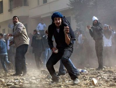 Tahrir Meydanı savaş alanına döndü