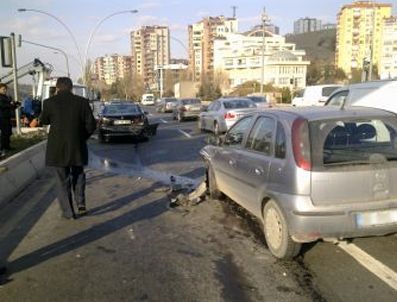 AK Parti milletvekili trafik kazası geçirdi