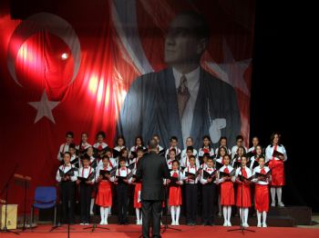 SELIM PALAMUT - Asiller Olmayınca Öğretmenler Gününü Vekiller Kutladı