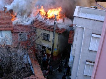 MEHMET RUHI YıLMAZ - Balıkesır`de ev yangınları