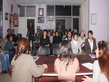 Ergani`de Kadın Paneli Düzenlendi