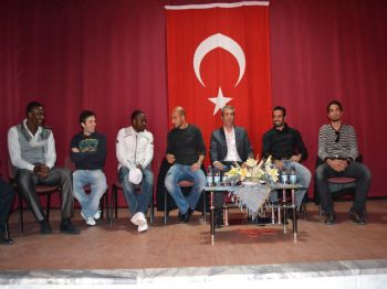 Manisasporlu Oyuncular Saruhanlı Anadolu Lisesi Öğrencileriyle Buluştu