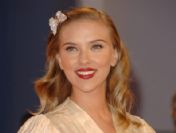 Scarlett yönetmen koltuğunda