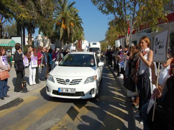 Bodrum’da Kadına Şiddete Zincirli Protesto