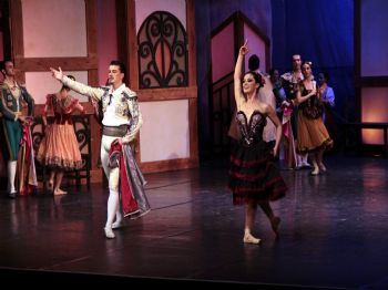 DON KIŞOT - `don Kişot` Samsun`da Sahnelendi