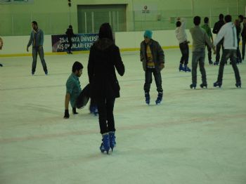 Erzurum`da En Popüler Spor Buz Pateni