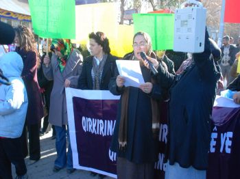 Muşlu Kadınlar Şiddete Tepki Gösterdi