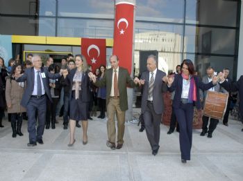 Resimciler Modern Binaya Kavuştu