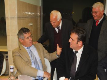 BÜYÜKKÖY - Belediye Başkanları Bademağacı’nda Toplandı