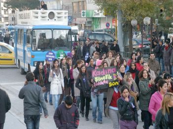 EDIBE ŞAHIN - Kadına Yönelik Şiddeti Protesto Ettiler