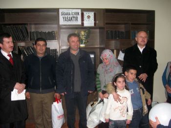 MEHMET ÜNLÜ - Turhal Kaymakamı Ünlü, Depremzede Aileleri Ziyaret Etti