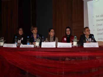 AYŞENUR İSLAM - Ak Parti Sakarya İl Kadın Kollarından Kadına Şiddet Paneli