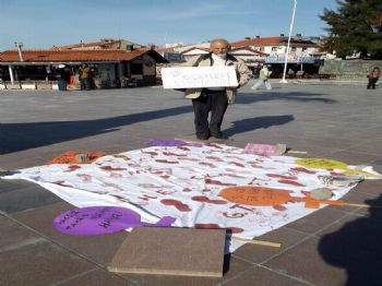 Ayvalık’ta Kadına Şiddete İlginç Tepki