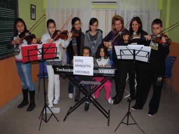 UZUN İNCE BIR YOLDAYıM - Resitalim, Kuruluş Yıldönümünde Barış Manço`yu Şarkıları İle Andı