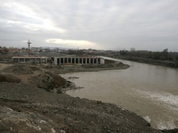 SAKARYA NEHRI - Sakarya Nehri`ne Yapılan Hes’in Elektromekanik Aksamı Geldi