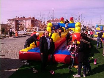 ENGIN AKMAN - Sarıgül`den Depremzedelere Destek