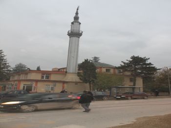 Akyazı’da 57 Yıllık Caminin Kıblesi Yanlış İddiası