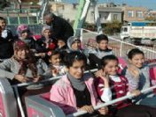 Depremzede çocukların lunapark keyfi