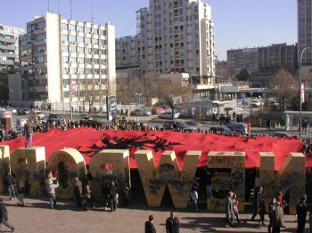 RAHIBE TERESA - Kosova'da Bayrak Günü Kutlamalarında Arnavutlara Birleşme Çağrısı