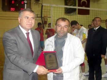 YAKUP GÜNEY - Kulüpler Arası Genç Voleybol Müsabakaları Start Aldı