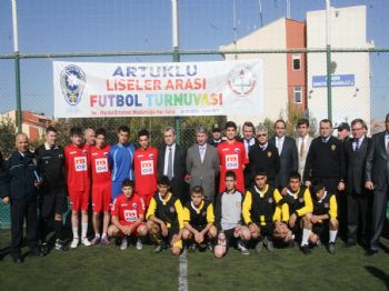 EDIP YÜKSEL - Mardin`de Emniyet Müdürlüğü Katkısıyla Turnuva Düzenlendi