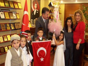 HAMIT TUNA - Miniklerden Başkan Tuna'ya Ziyaret