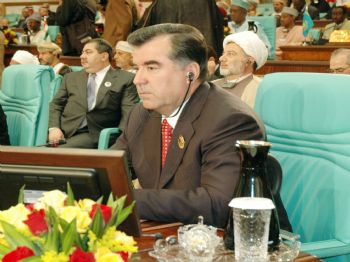 Rahman, Atambayev’in Yemin Törenine Katılacak