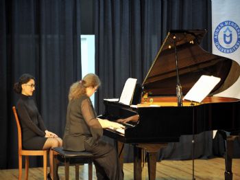 MEHMET OKUR - Bulgar Keman ve Piyano Sanatçıları Nazillileri Büyüledi