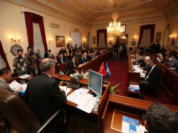 Bursa Büyükşehir Belediyesi'nin Yeni Yıl Bütçesi 870 Milyon Lira Oldu