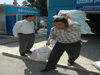 Hamallar Ekmeklerini Korsan Kitaptan Çıkarttı