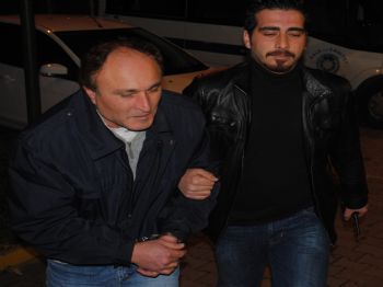 Sahte Nüfus Cüzdanıyla Krediye Başvuran Zanlılara Suçüstü